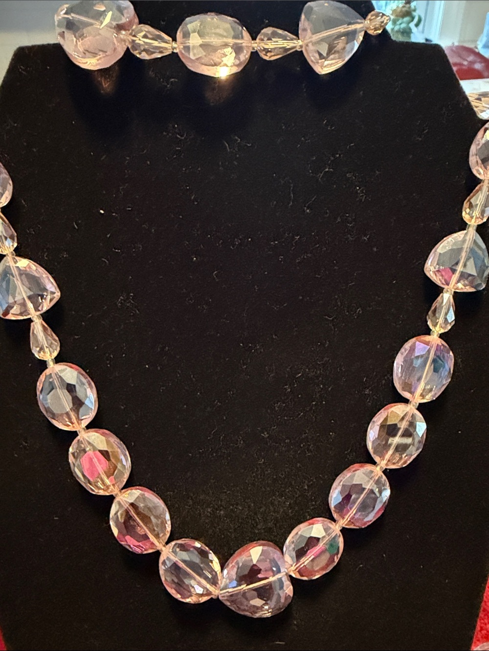 Pink Faceted glass vintage necklace 19” and bracelet 7” in like new condition